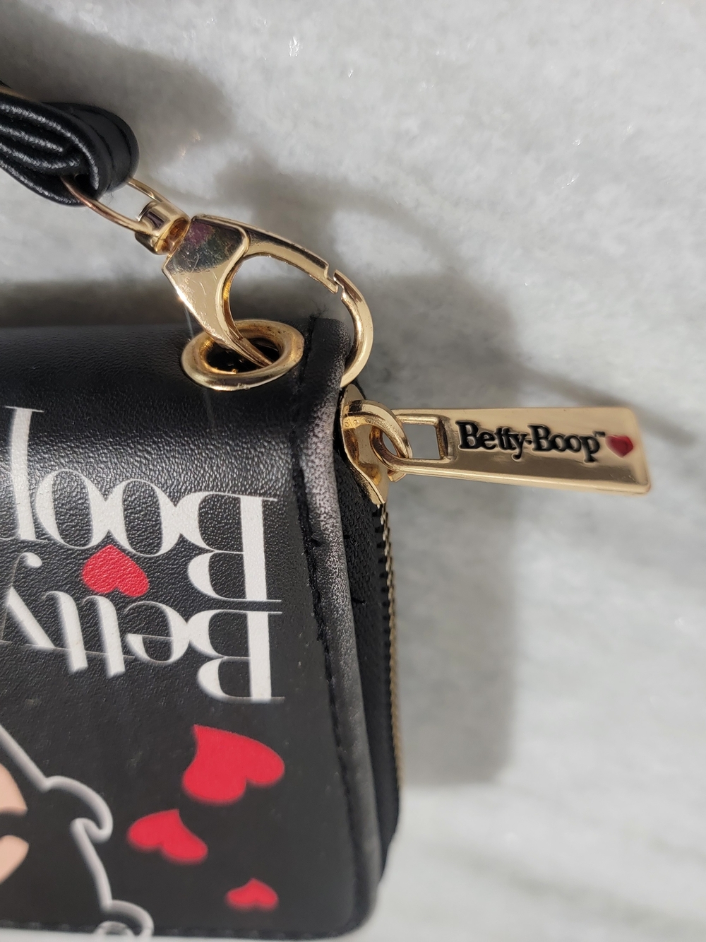 Betty Boop Black Graphic Wristlet Wallet - Picture 7 of 7